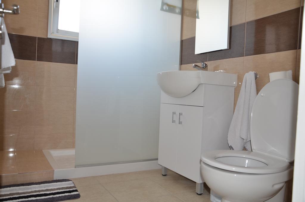 Surf & Sun Holiday Apartments Лімасол Екстер'єр фото